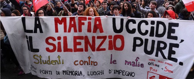 Copertina di Giornata vittime di mafia, 350mila in piazza in tutta Italia. Don Ciotti: “Fondi e beni sequestrati, più velocità e chiarezza”