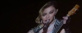 Copertina di Madonna, in lacrime per il figlio durante il concerto di Auckland: “Rocco mi manchi”