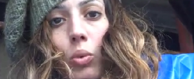 Copertina di Roma, 8 maestre sulle impalcature da due notti al freddo: ‘Madia ci riceva, rischiamo il licenziamento’