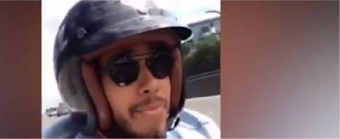 Il video-selfie in moto che inguaia Lewis Hamilton. E la polizia indaga