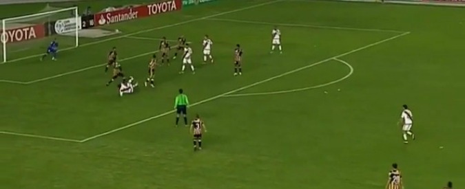 Copertina di Calcio, show di Rodrigo Mora in Copa Libertadores: semirovesciata sotto l’incrocio e gol da applausi