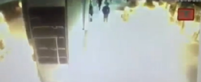 Copertina di Istanbul, kamikaze turco dell’Isis si fa esplodere nella zona dello shopping. Almeno 5 morti e 36 feriti