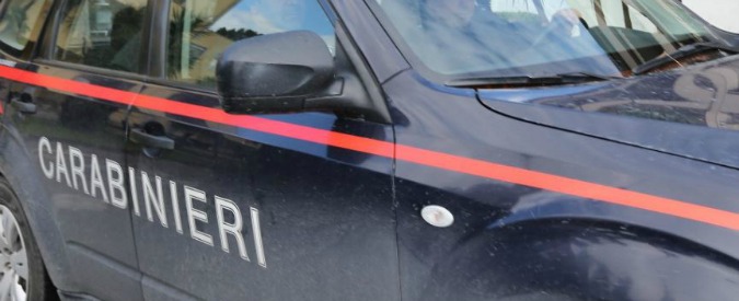 Reggiolo, 31enne di Cutro ucciso a colpi di pistola sul pianerottolo. Tre ore prima avevano bruciato l’auto della moglie