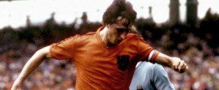 Copertina di Johan Cruyff morto: scomparso il “profeta del gol” che fu simbolo dell’Olanda del “calcio totale” (FOTO e VIDEO)