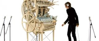 Copertina di La macchina musicale con le biglie: il suono incanta il mondo e fa boom di visualizzazioni