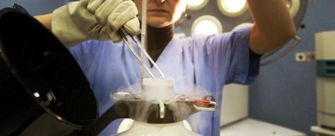 Fecondazione assistita, viaggio nella clinica belga dei donatori di sperma
