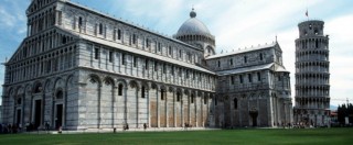 Copertina di Pisa, ventenne tedesco trovato morto in piazza dei Miracoli