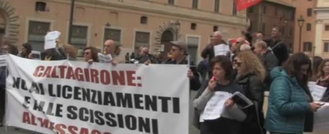 Copertina di Caltagirone Editore, sit-in poligrafici: “Prende milioni di fondi pubblici ma crea esuberi e licenziamenti”