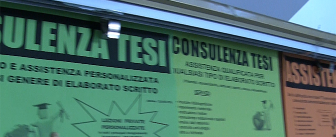 Copertina di Università, prolifera il mercato nero delle tesi di laurea: 800 euro per la triennale, 2000 per la specialistica