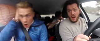 Copertina di L’incidente stradale in diretta dello youtuber inglese: il video dall’interno dell’auto