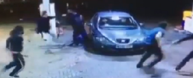 Copertina di Brutale pestaggio con rapina a Birmingham: grave un ragazzo. Caccia al branco