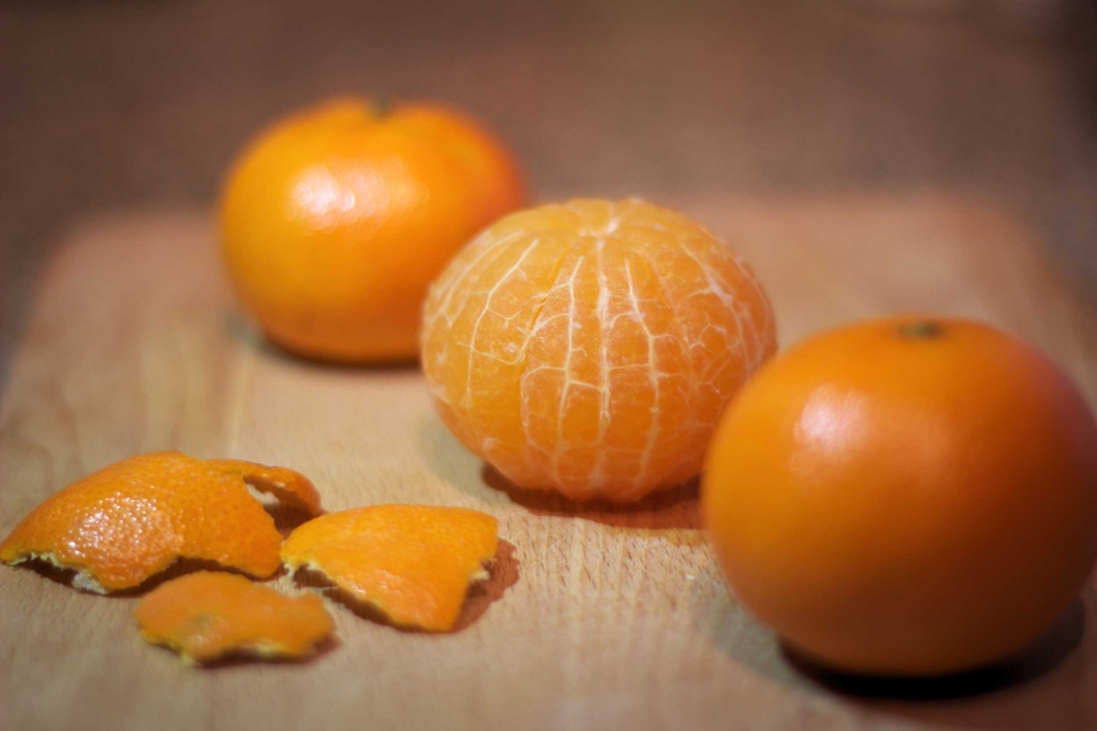 Старым мандарином. Маленькие мандаринки. Мандарины маленькие. Фрукт похожий на мандарин. Мандарин внутри.