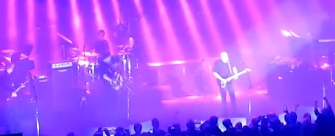 Prince, tributo di David Gilmour: l’assolo di chitarra nel mashup di ‘Comfortably Numb’ e ‘Purple Rain’