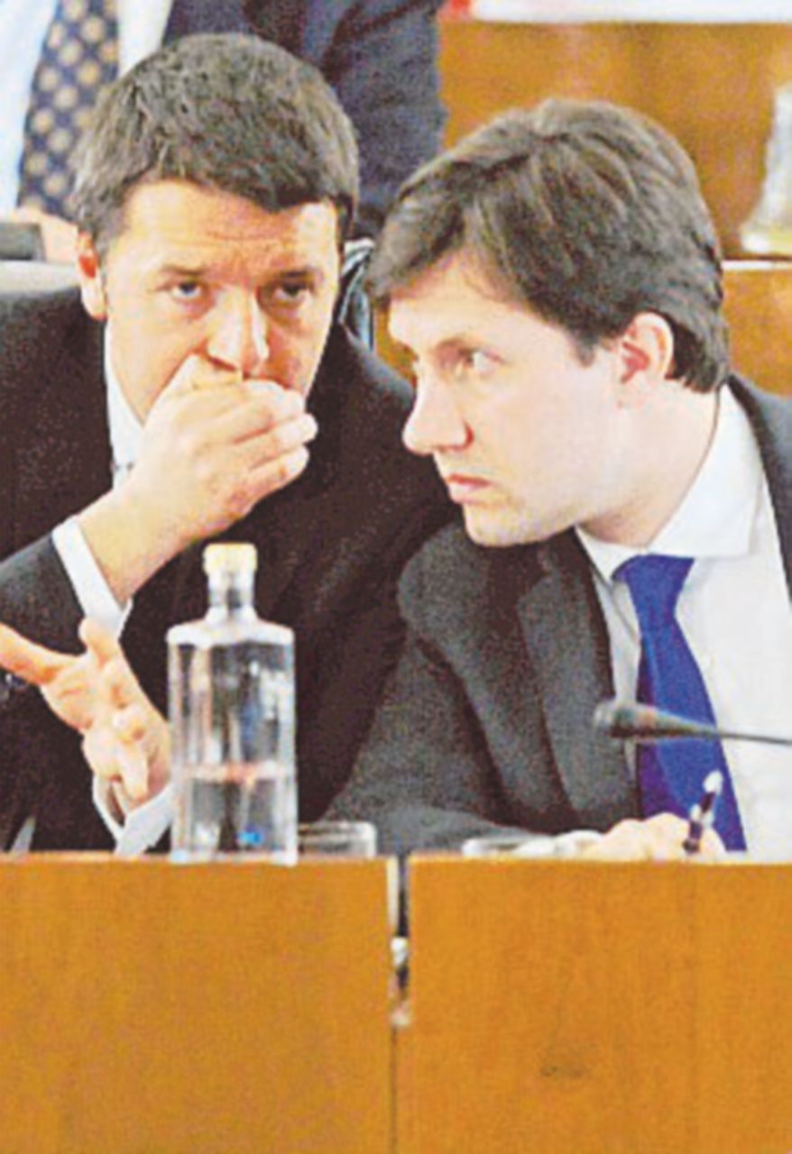 Il premier Renzi assieme al sindaco di Firenze Dario Nardella - Ansa Scontrini, mezza vittoria per M5s: ricorso bocciato, ma il Comune deve darli