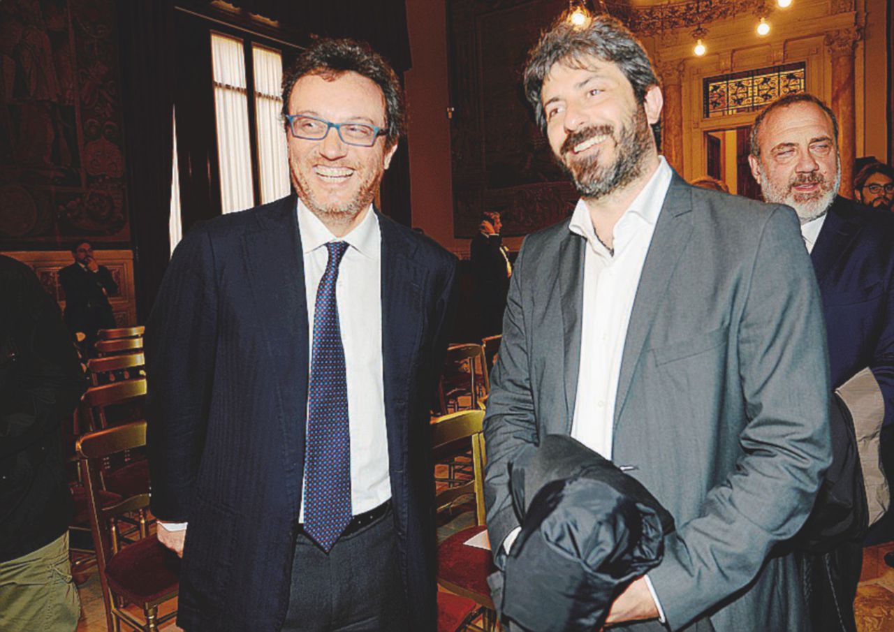 Paesani a Roma. Sono rare le foto di grillini con “estranei”: qui il napoletano Roberto Fico, presidente della Vigilanza, rimedia con il compaesano Mario Orfeo, direttore del Tg1 Fico si contamina con Orfeo e Lupi