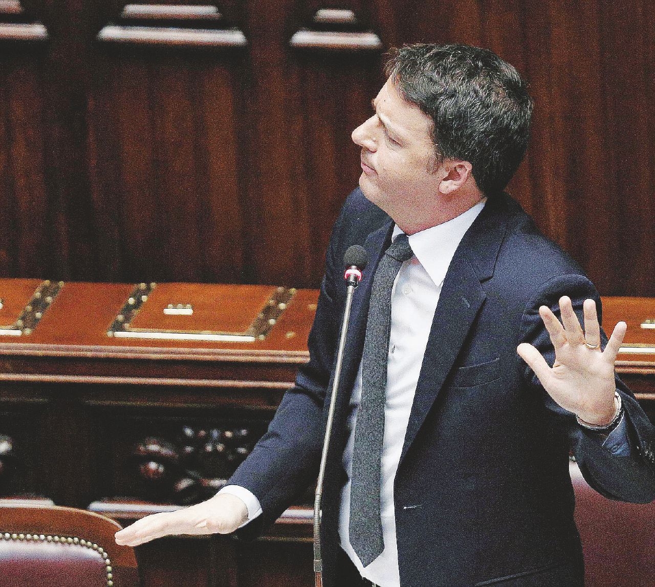 Copertina di Renzi e Boschi, un patto di ferro con le lobby
