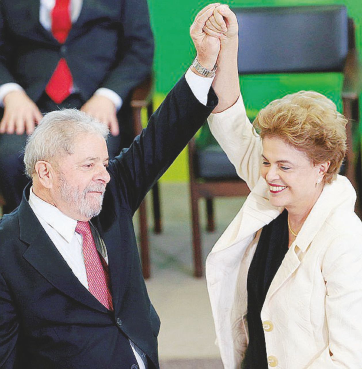 Copertina di Tra impeachment e faide, Silva diventa regina delle urne