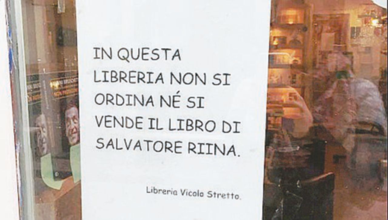 “Qui non si vende quel libro”. La protesta della libreria di Catania