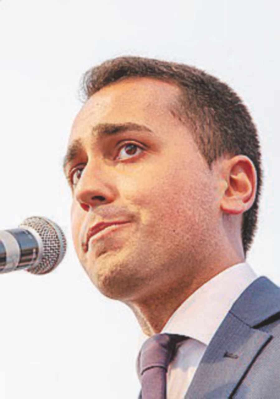 Il Movimento a Renzi: “Non ci nascondiamo dietro l’immunità”