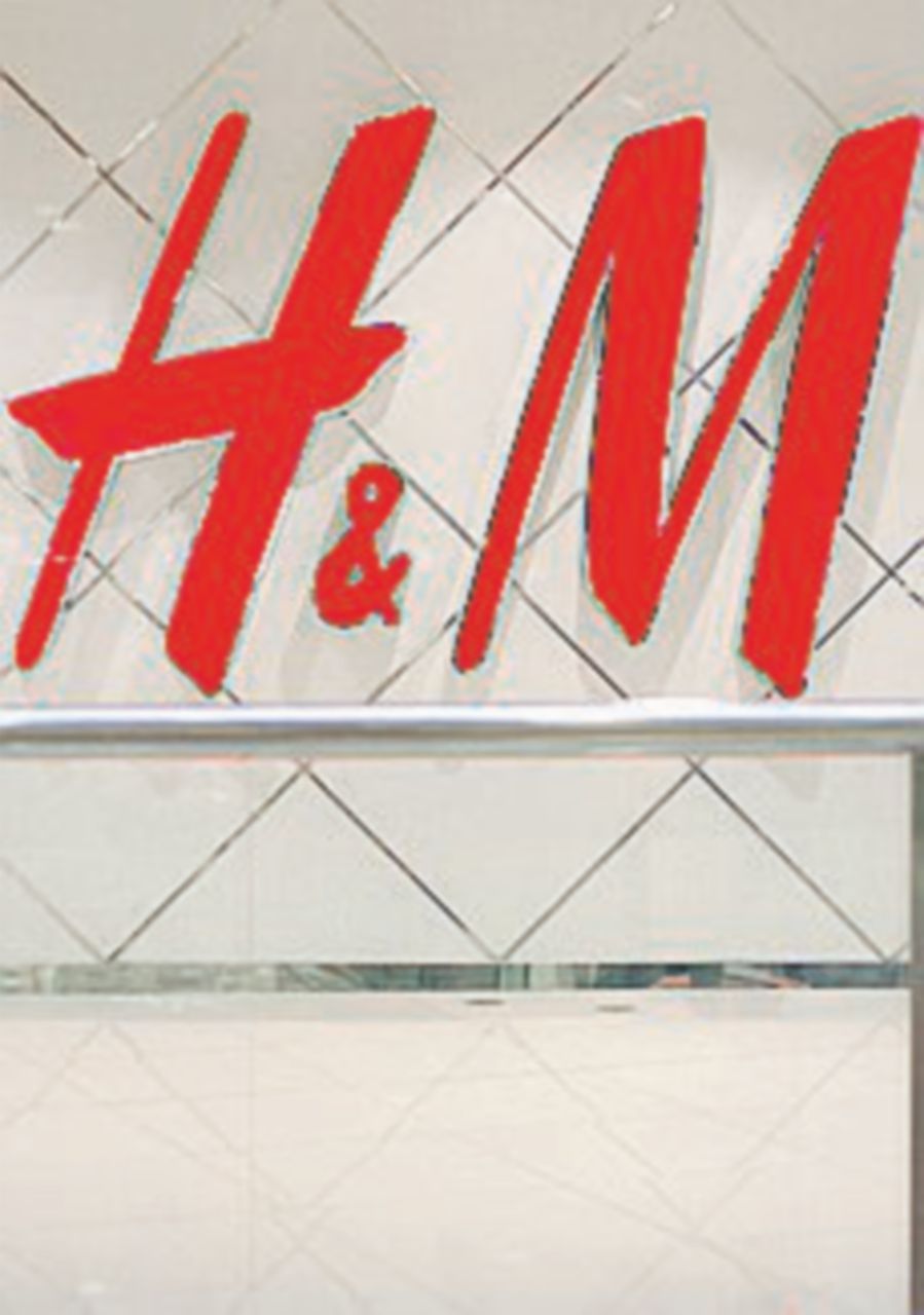 Copertina di Fabbriche insicure, “H&M non rispetta gli impegni presi”