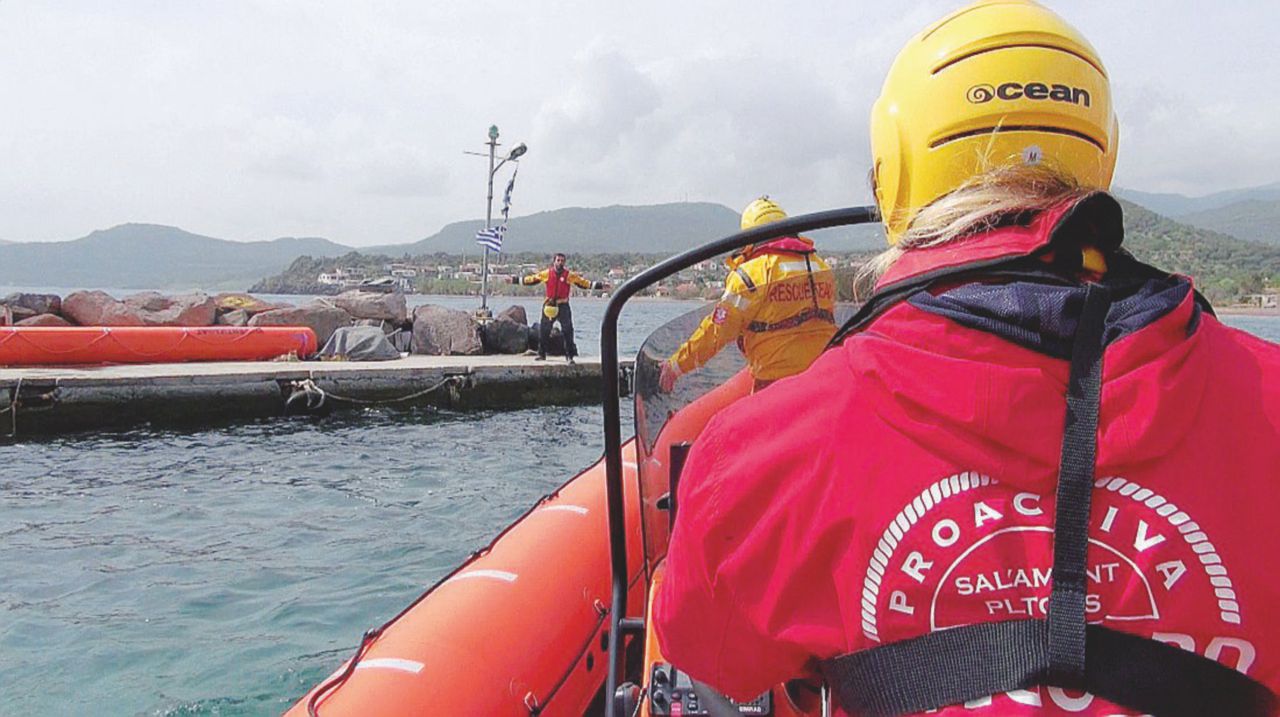 Copertina di La “piccola armada” che salva i profughi