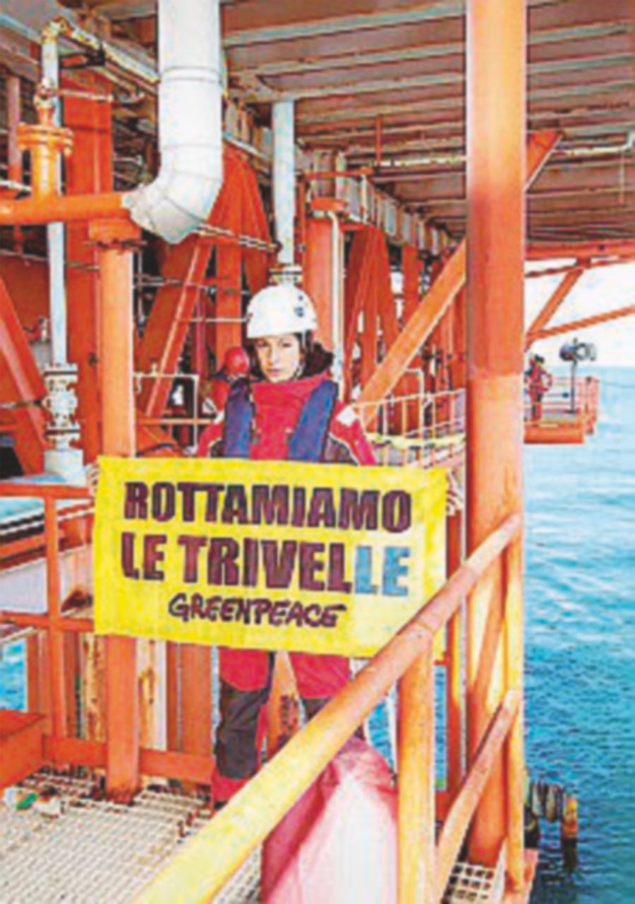 Eni, la denuncia contro Greenpeace per le proteste