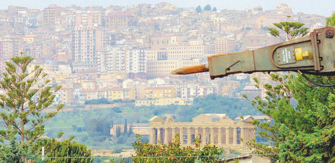 2015, che crescita: 50 case “in nero” al giorno