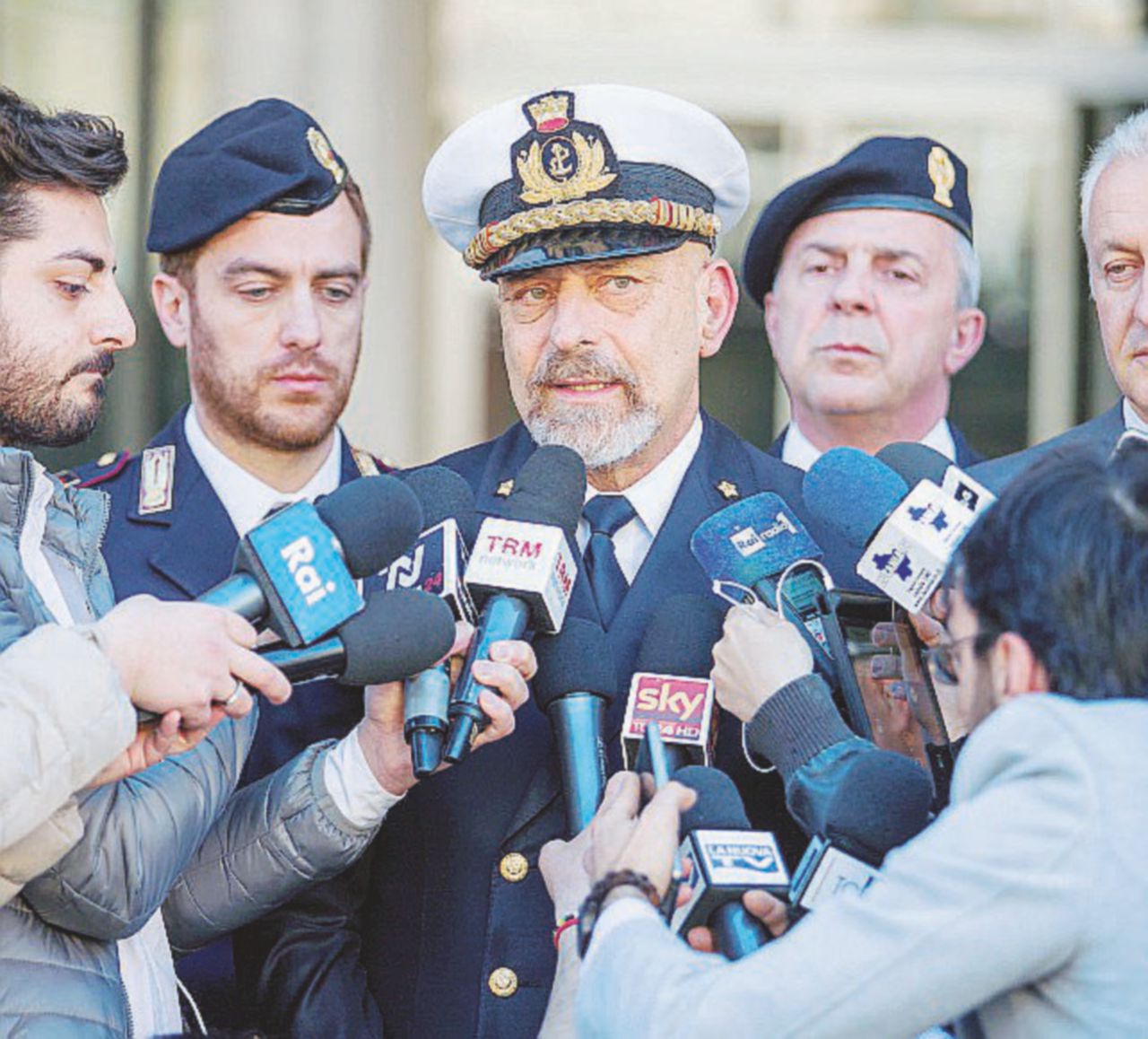 L’ammiraglio: “Un corvo decide il n. 1 della Marina”