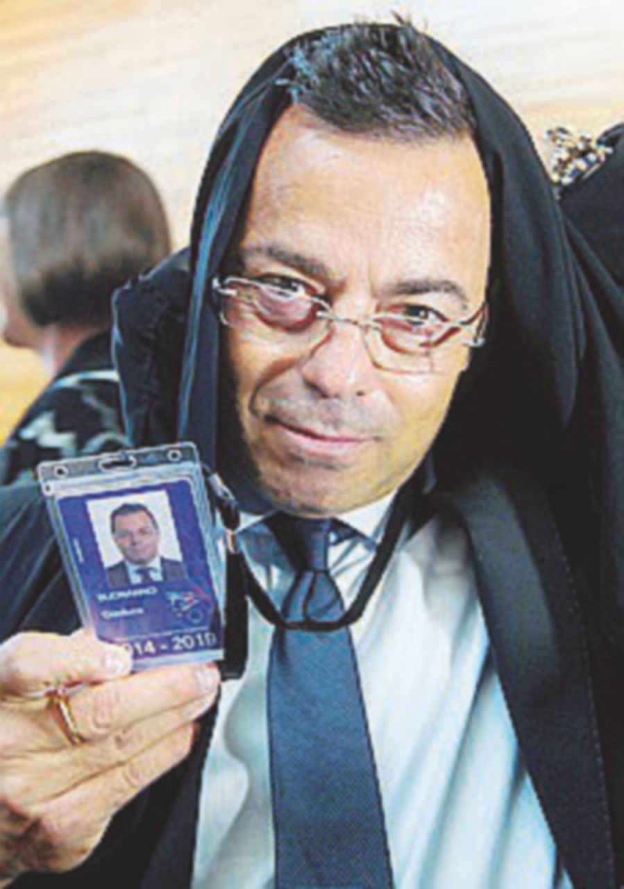 Milano, condannato il leghista Buonanno. Definì “feccia” i rom