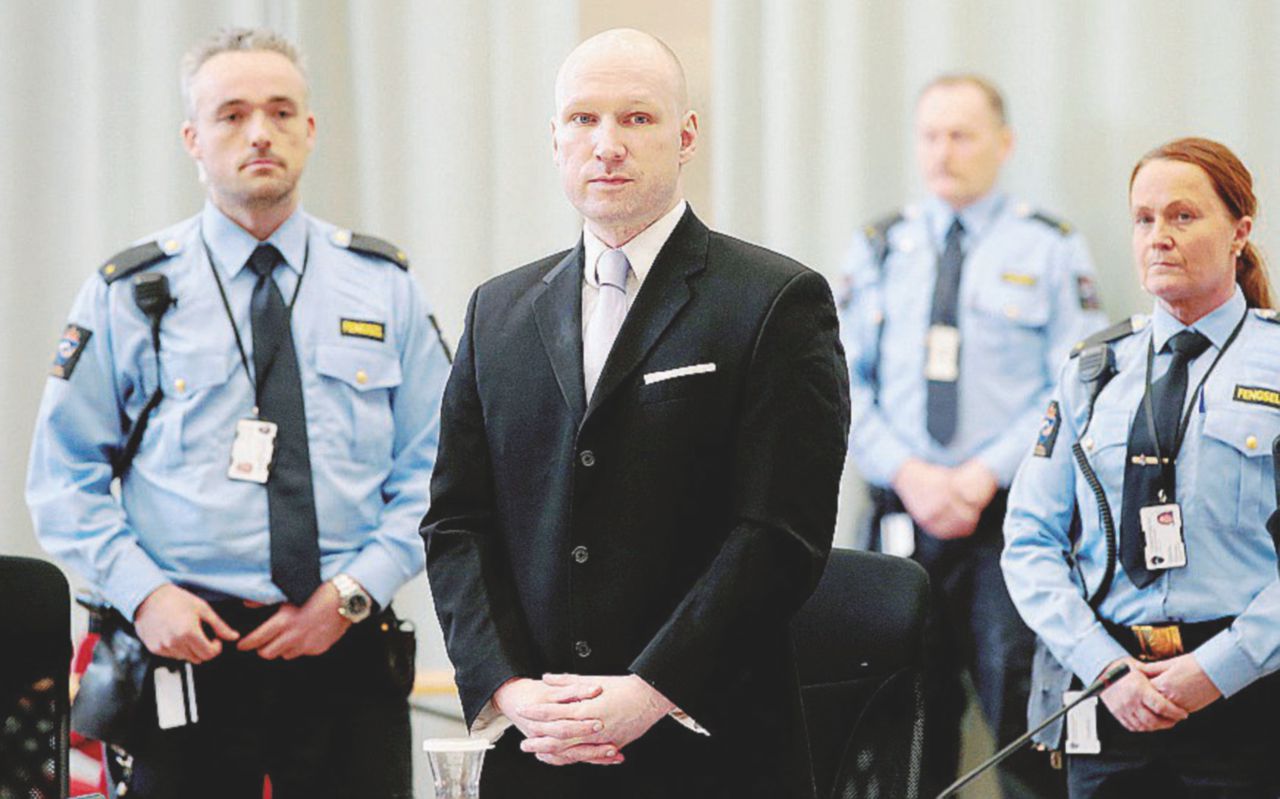 Copertina di “Detenzione inumana” per Breivik