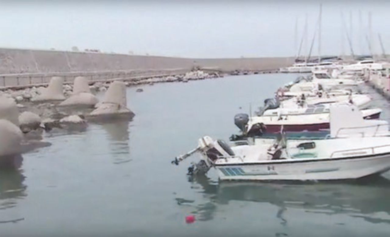 Copertina di Abusi e un appalto taroccato. Il porticciolo del jet-set finisce sotto inchiesta: nove indagati