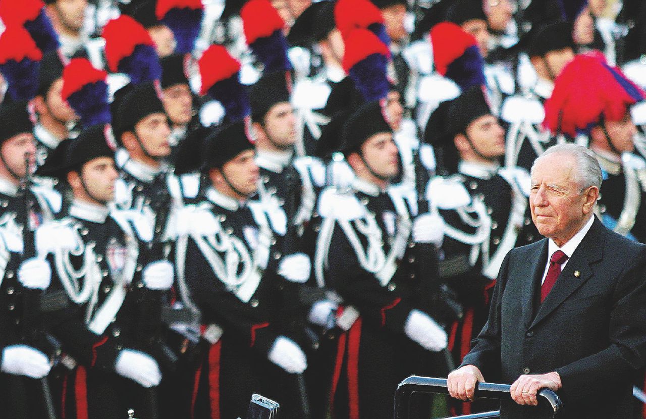 Copertina di Ciampi sarà sentito sulle sue 22 agende:  i segreti  nei giorni delle bombe del 1993