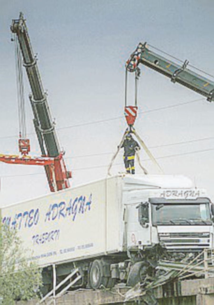 Tir travolge cinque  operai Anas e fa  due morti e due feriti
