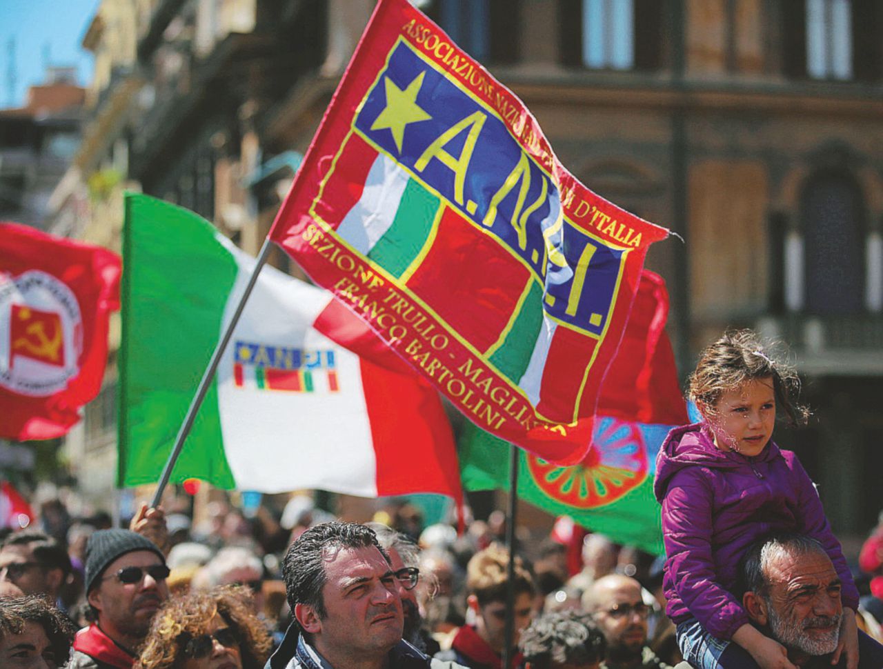 Milano, insulti alla Brigata Ebraica.
Uno dei cortei per il 25 aprile. A Milano, ennesima contestazione alla Brigata Ebraica. “Abbiamo sputato sangue, ma ora ci rivogliono sudditi”