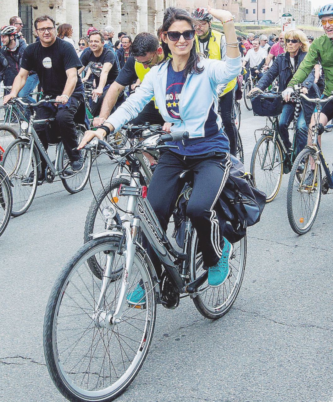 Copertina di Previti e Panzironi, omissis nel passato di Virginia Raggi