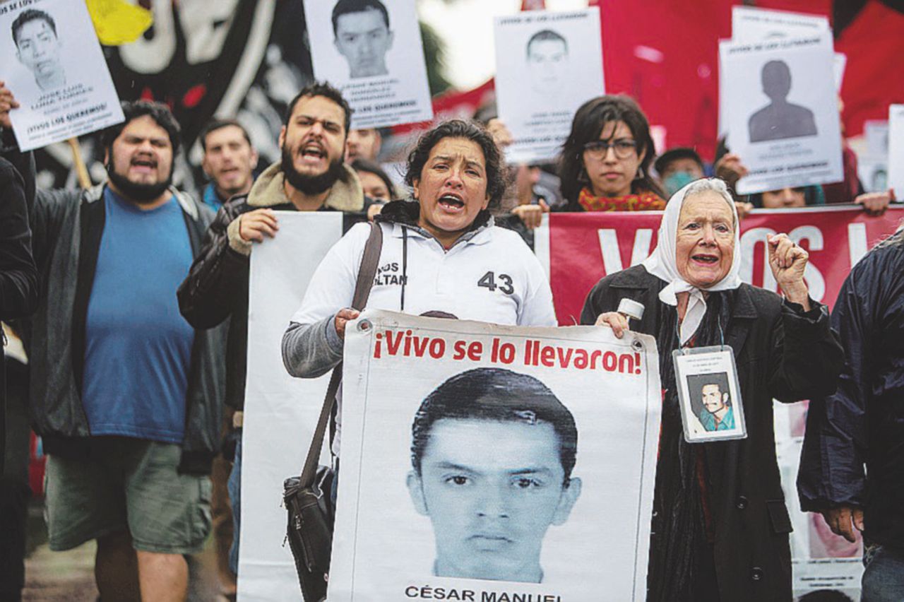 “Il governo nasconde la verità sui 43 desaparecidos”