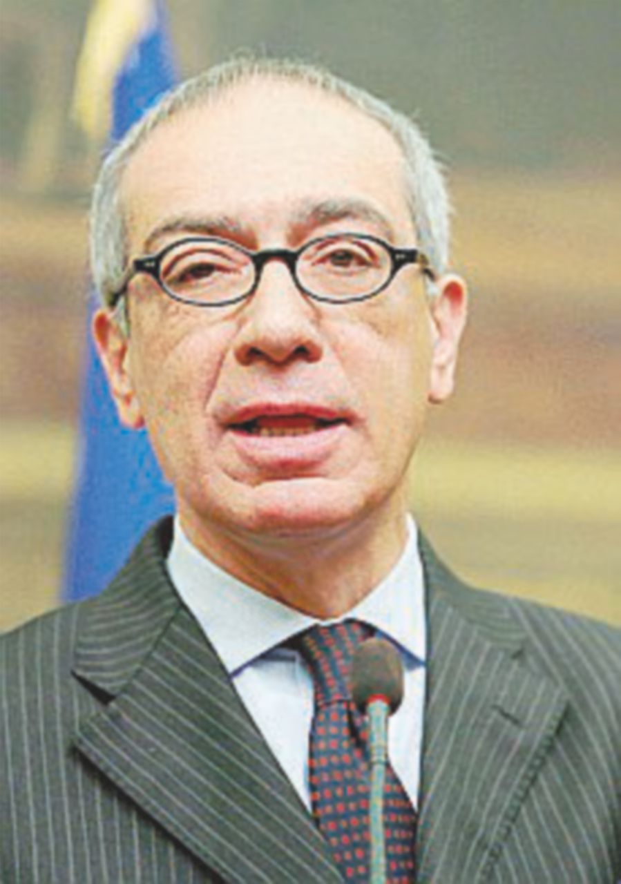 Lobbisti, approvato il regolamento. M5S: “Testo annacquato”