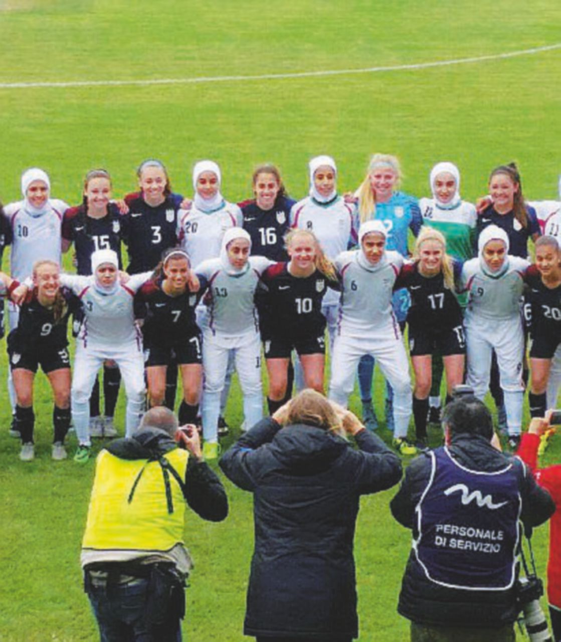 Dopo 37 anni il calcio femminile mette pace tra Stati Uniti e Iran