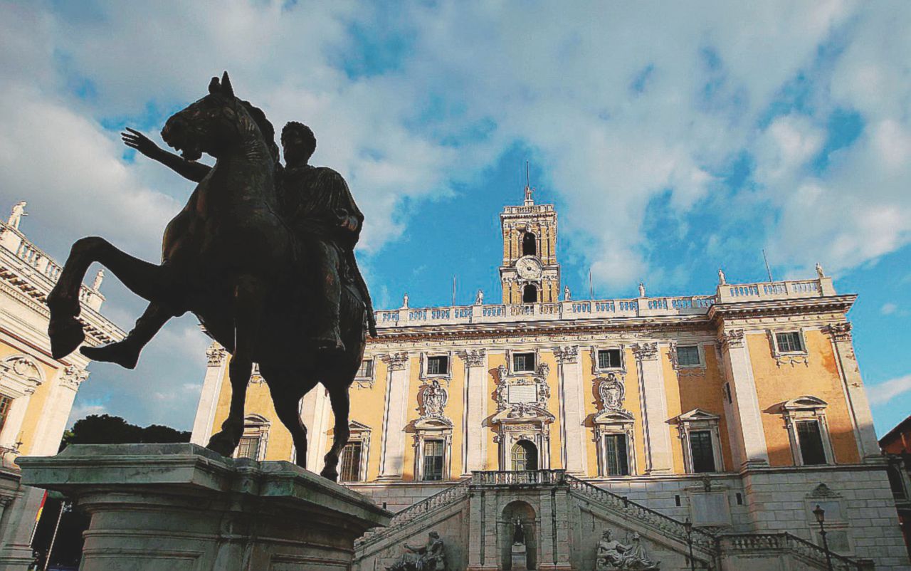 Copertina di Ecco i nuovi mostri Povera Roma, chi  se la vuole prendere