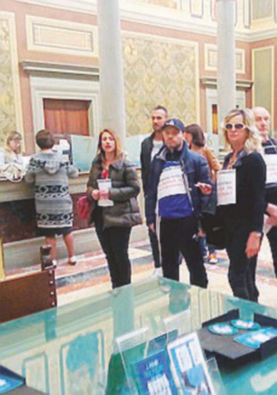 I risparmiatori “scippati” tornano nella sede di Etruria