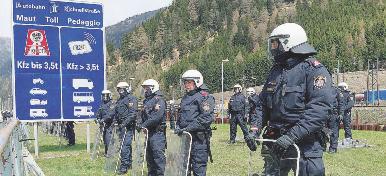 Renzi cerca di contenere l’“invasione” austriaca