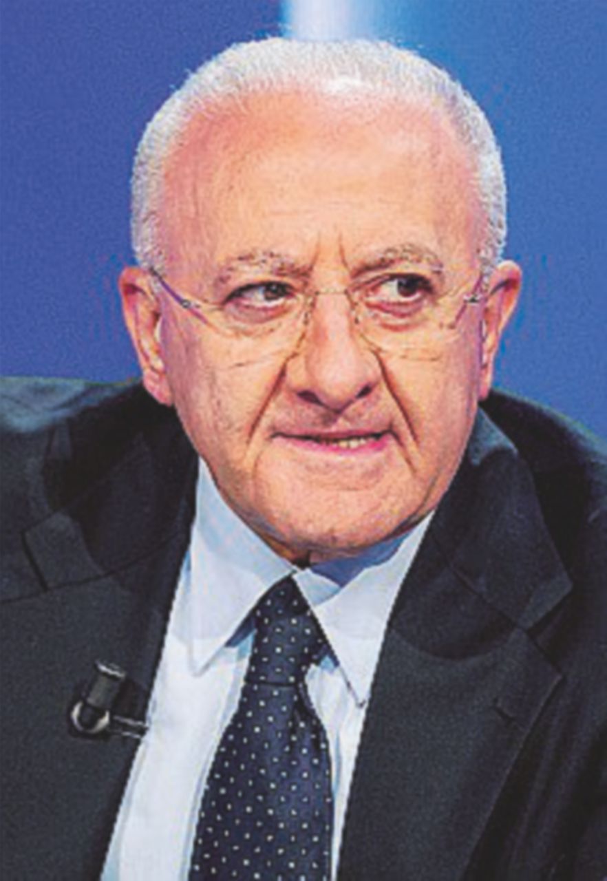 De Luca cambia lo Statuto: ora in Regione c’è la fiducia