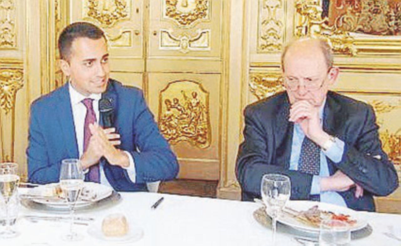 Copertina di Prove da candidato: Di Maio al pranzo con i membri italiani della Trilateral