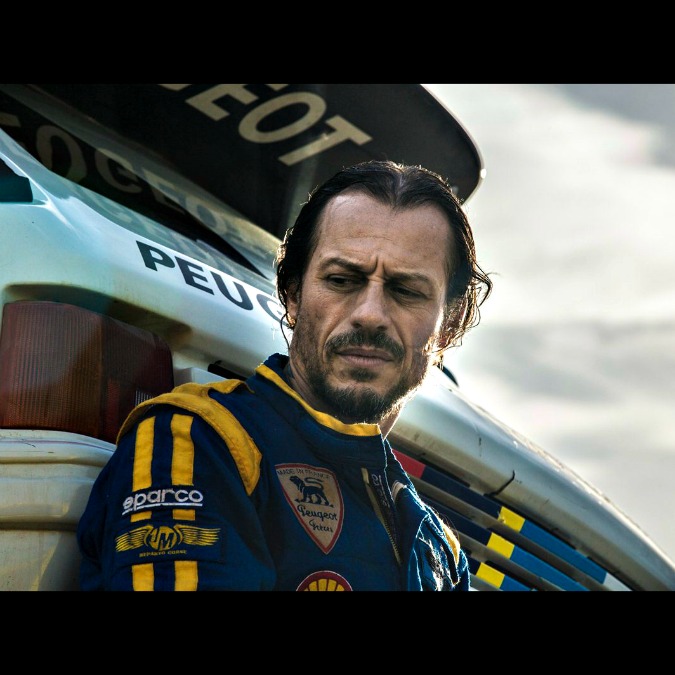 Copertina di Stefano Accorsi e Peugeot, veloci come il vento – FOTO