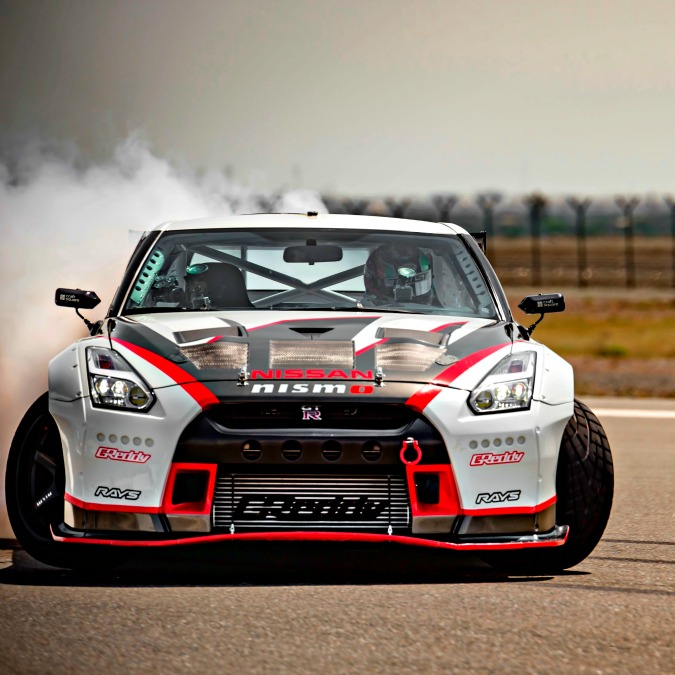 Copertina di Nissan GT-R Nismo, in derapata a 300 all’ora! – FOTO e VIDEO