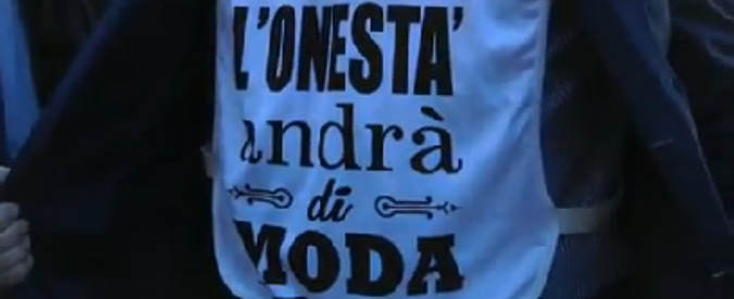 Copertina di Casaleggio, funerali a Milano: tanta la gente in attesa della funzione