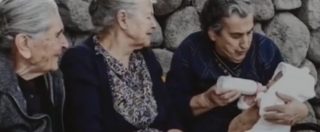 Copertina di Migranti, nonna greca candidata al Nobel: “Pronti a riaprire nostre case a Lesbo”