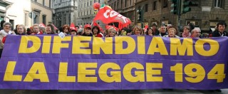 Aborto, Consiglio d’Europa: “In Italia troppe difficoltà per le donne. Medici non obiettori discriminati”