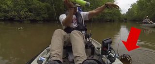 Copertina di Usa, pescano un coccodrillo durante l’uscita in canoa