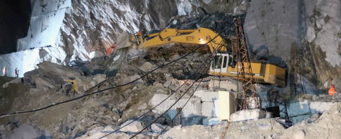 Alpi Apuane, costone franato: ritrovati morti i due operai dispersi